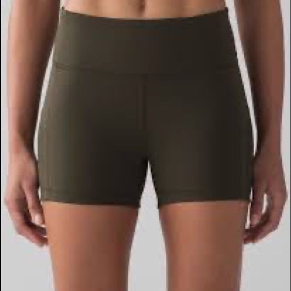 Lululemon Smooth Stride High Rise Hot Short 3.5” in Dark Olive
